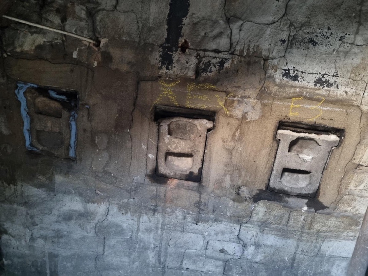 Reinigungsverschluss am Schornstein